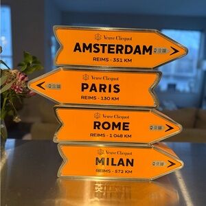 Veuve Clicquot Champagne Tins (no champagne bottles)